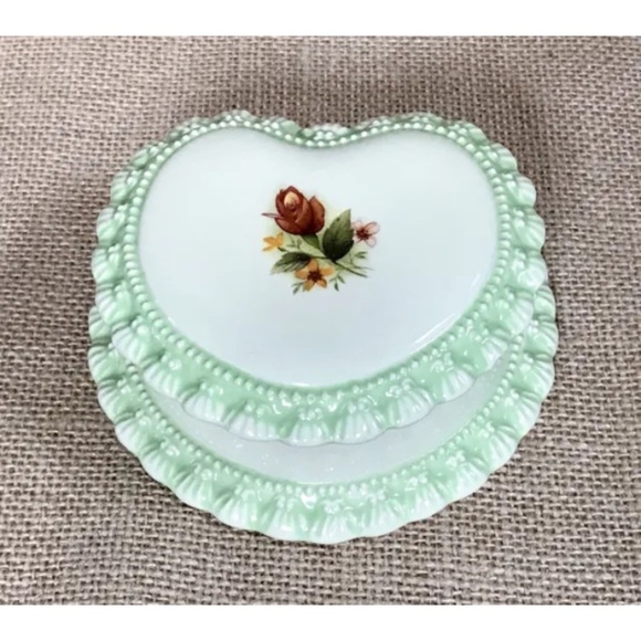 Vintage Handmade Floral Heart Trinket Box Green Trim Victorian Romance Cottage - Picture 1 of 10